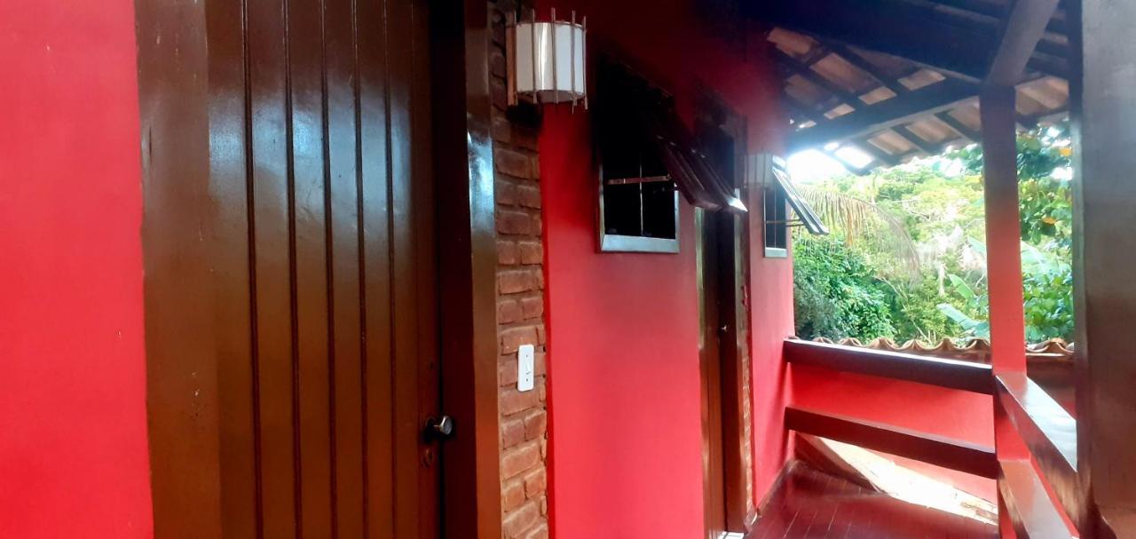 Novos Baianos Hostel E Pousada بورتو سيغورو المظهر الخارجي الصورة A view of the interior of the house